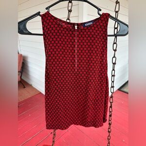 Women’s Sleeveless Blouse